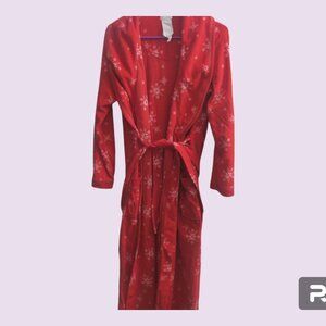 Secret Treasures snowflake robe Christmas in red and white. Small to large